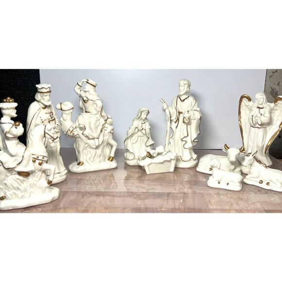 Vtg. JCPenney Home Collection Porcelain Nativity Set 11 Pieces - Picture 5 of 6